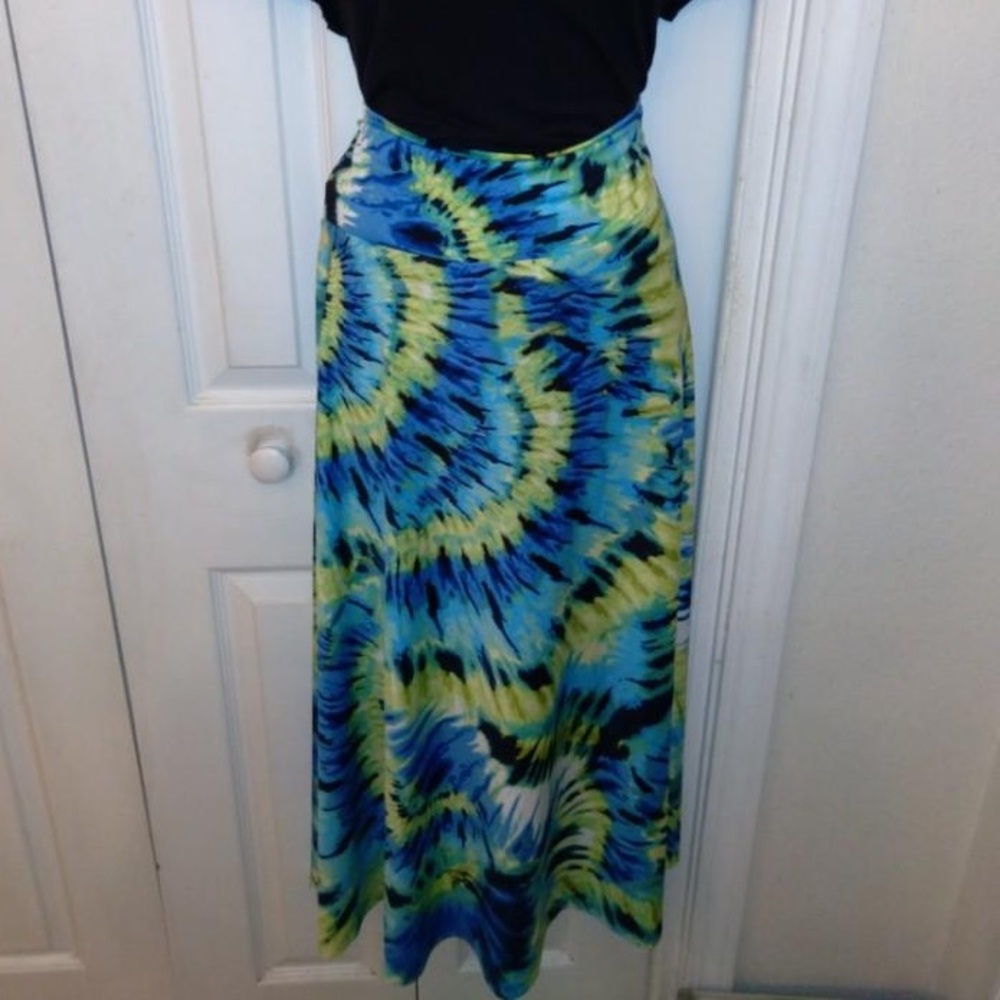 NWOT Blue & green tie-dye midi skirt!